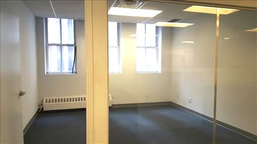 private-office-with-glass-fronts-available-for-rent
