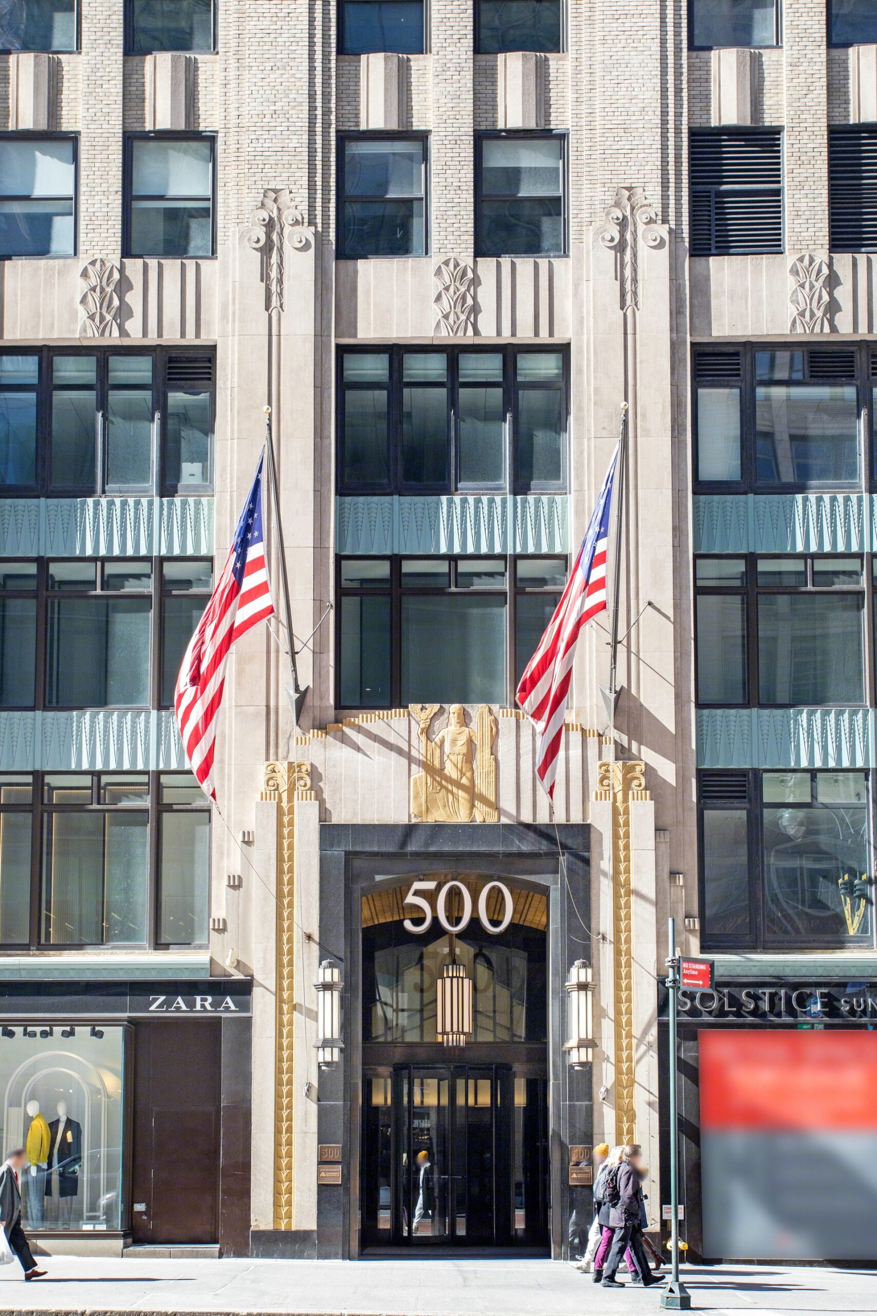 F. A. O. Schwarz to Close Its Doors on Fifth Avenue - The New York
